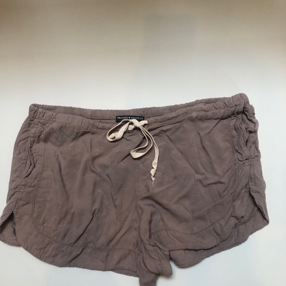 BRANDY MELVILLE UNIQUELY OVERSIZED SHORTS - Picture 3 of 4